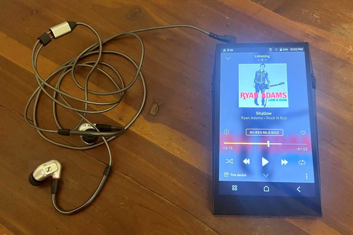 Astell&Kern SP3000 with Sennheiser IE-900 in-ear monitors