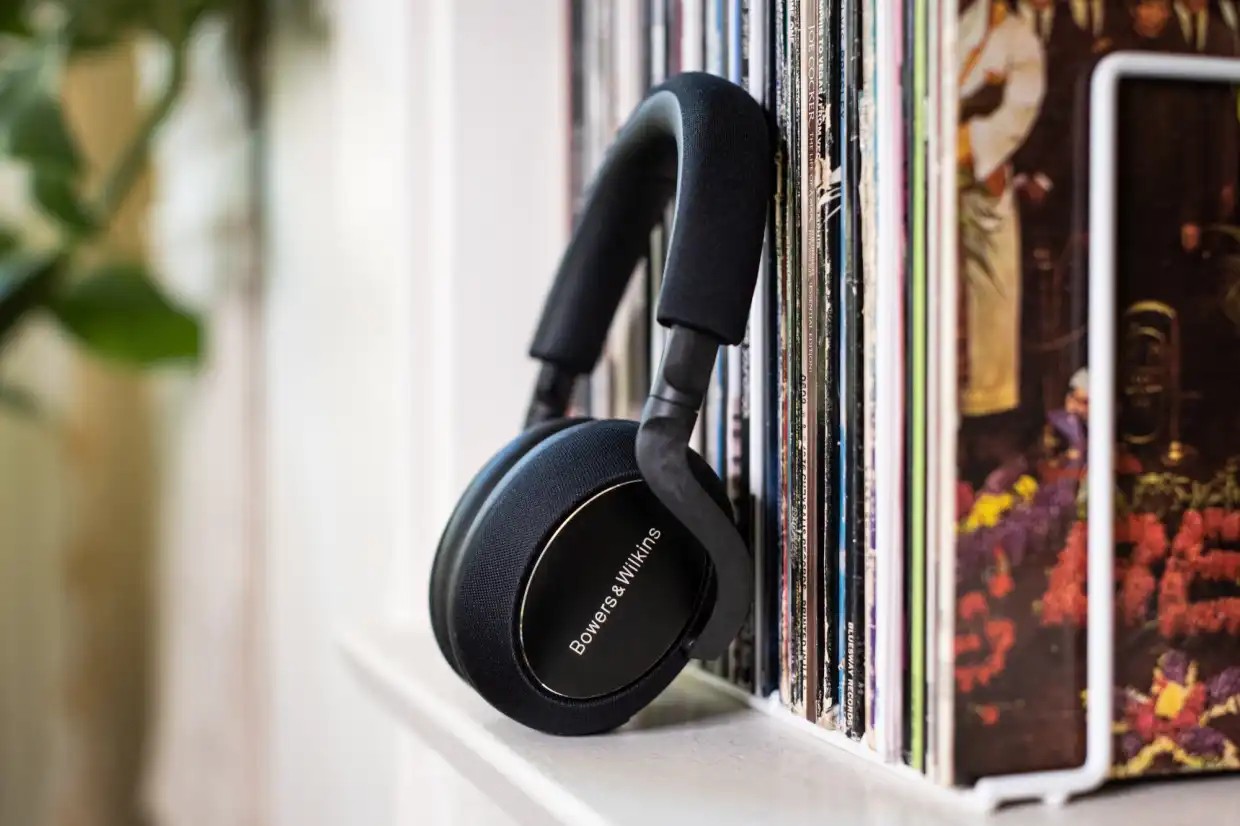 Bowers & Wilkins P7 Wireless Headphones