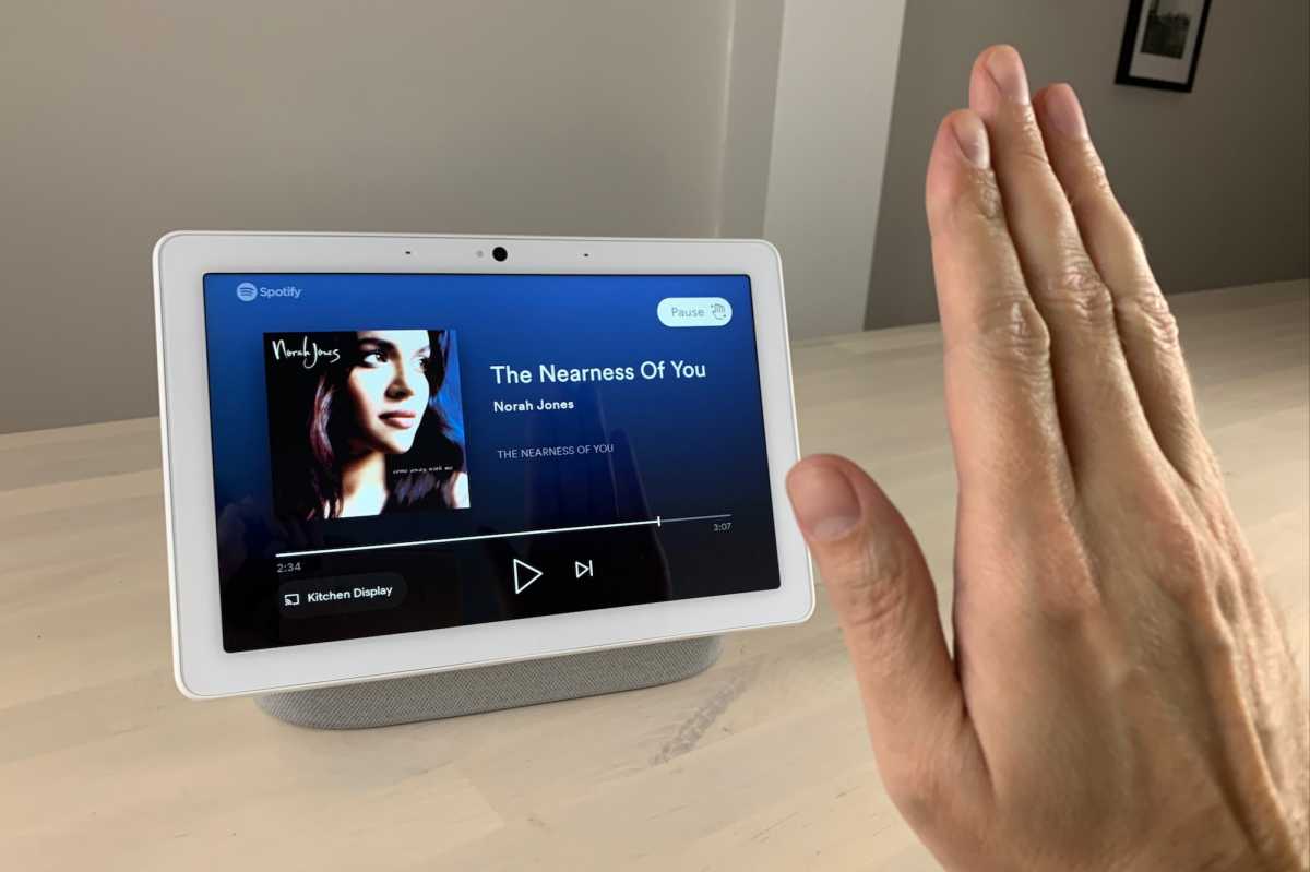 Google Nest Hub Max quick gestures