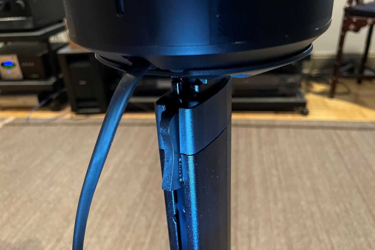 Height adjustment on Sanus stands for Sonos Era 100 