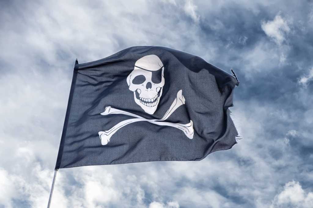 shutterstock 235741219 pirate flag piracy